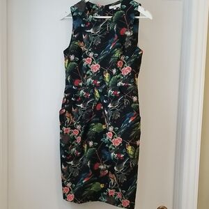 Darling Floral And Bird Print Sleeveless Dress With Pockets. Size US 6